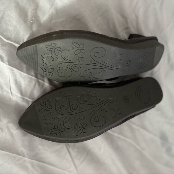 Flats - Picture 2 of 2